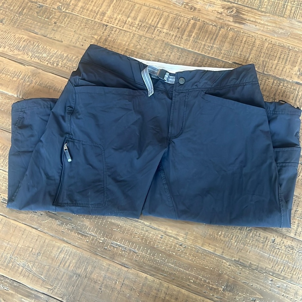 Mountain hard wear capri pants. Size 10, like new.
